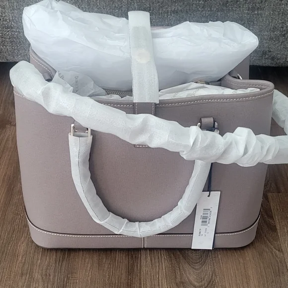 NWT satchel Dooney and Bourke